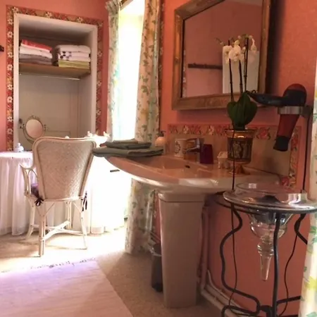 Manoir Hubert Bed & Breakfast 3*