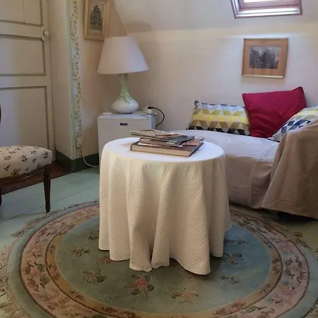 Manoir Hubert Bed and Breakfast 3*