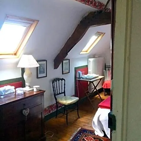 Manoir Hubert Bed and Breakfast