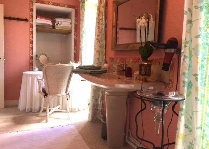 Manoir Hubert ベッド・アンド・ブレックファスト 3*