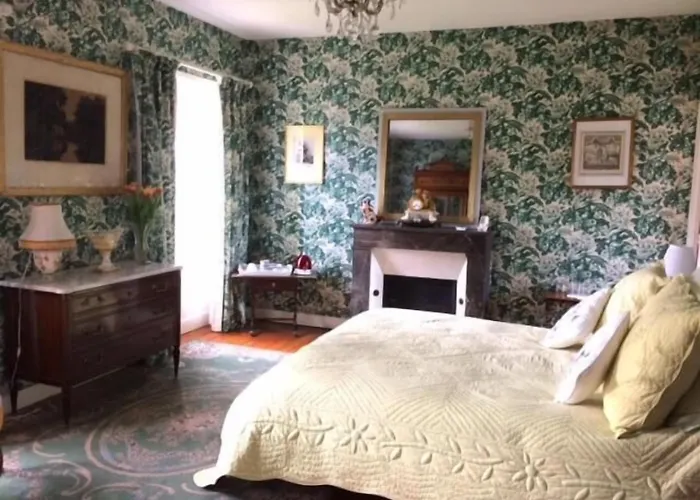 ベッド・アンド・ブレックファスト Manoir Hubert 3*